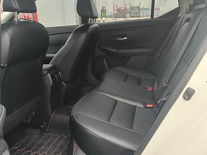 Фото 6 - Nissan Sylphy