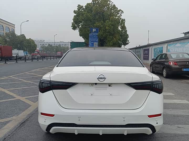 Фото 8 - Nissan Sylphy