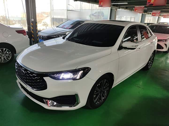 Фото 1 - Ford Escort