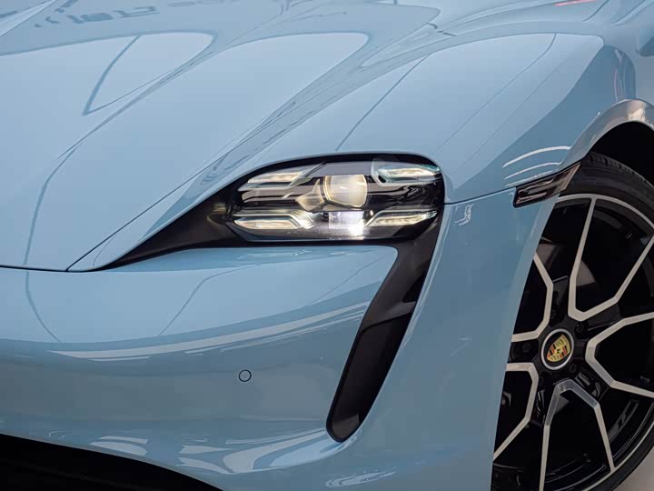 Фото 7 - Porsche Taycan