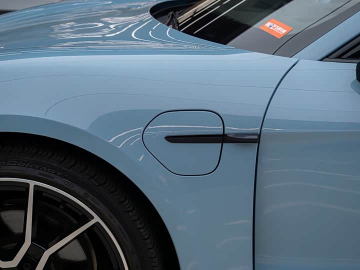 Фото 8 - Porsche Taycan