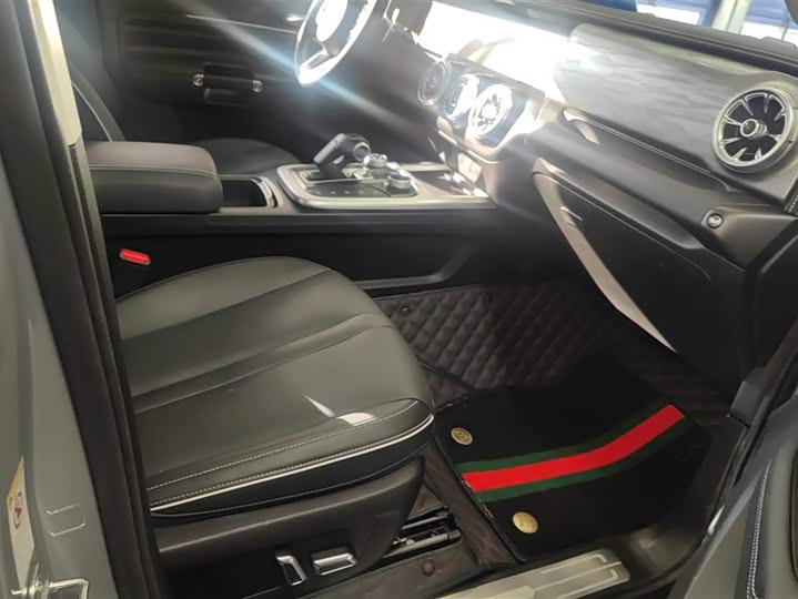 Фото 8 - Tank 300