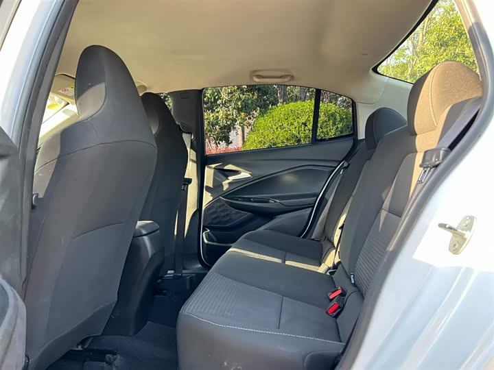 Фото 8 - Chevrolet Onix (Cavalier)