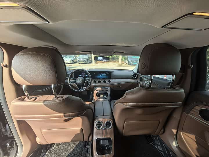 Фото 6 - Mercedes-Benz E-Class