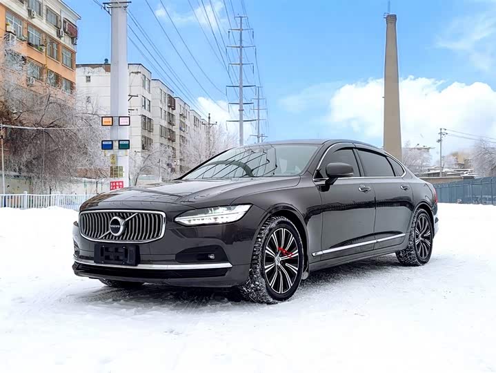 Фото 1 - Volvo S90