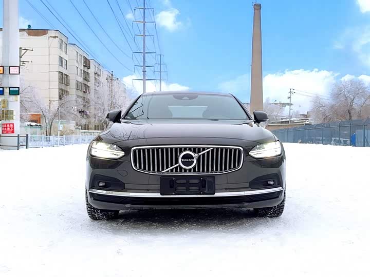 Фото 2 - Volvo S90