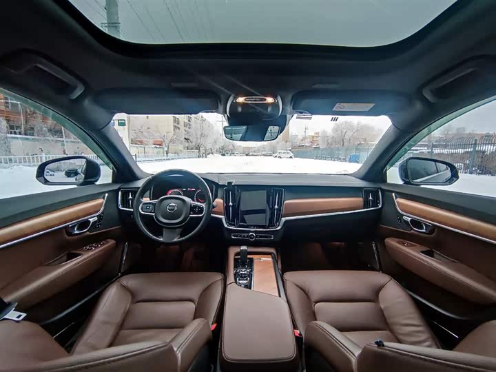 Фото 9 - Volvo S90