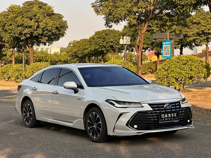 Фото 2 - Toyota Avalon