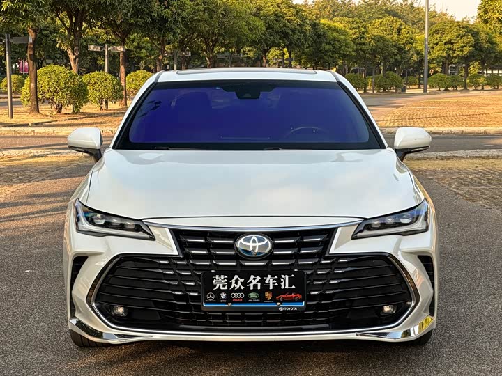 Фото 3 - Toyota Avalon