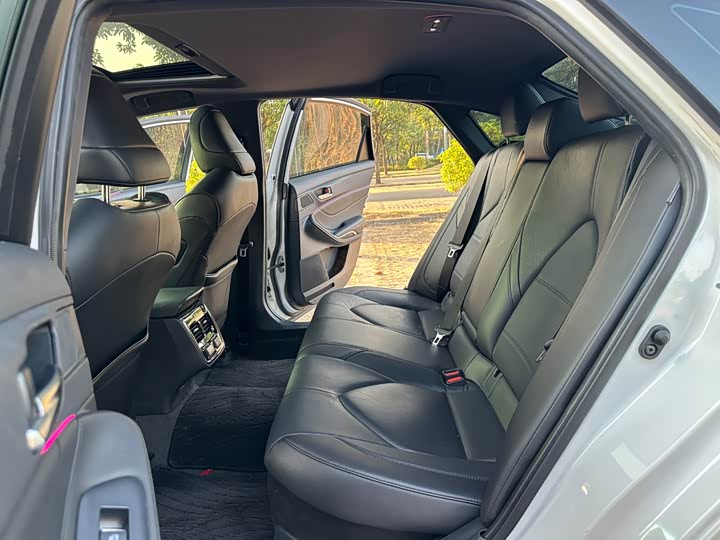 Фото 9 - Toyota Avalon