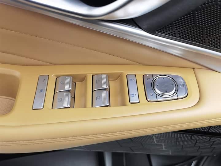 Фото 9 - GAC Trumpchi GS8