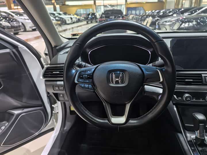 Фото 7 - Honda Accord