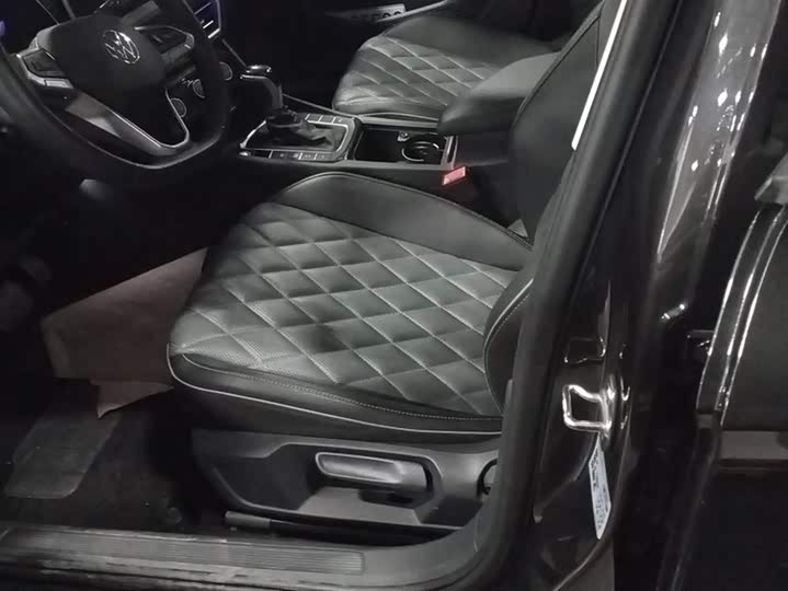 Фото 9 - Volkswagen Sagitar L