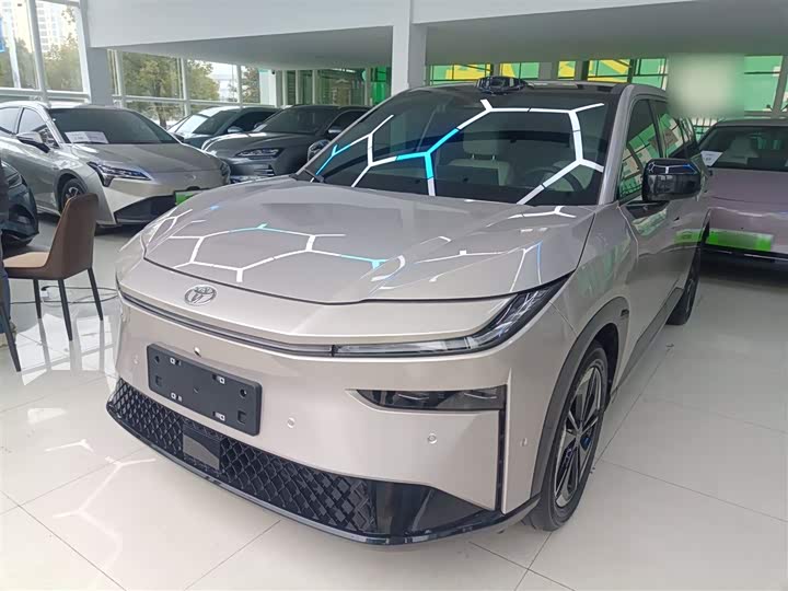 Фото 1 - Toyota bZ3X