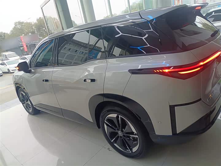 Фото 5 - Toyota bZ3X