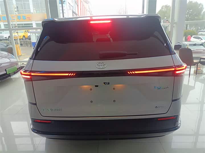 Фото 6 - Toyota bZ3X