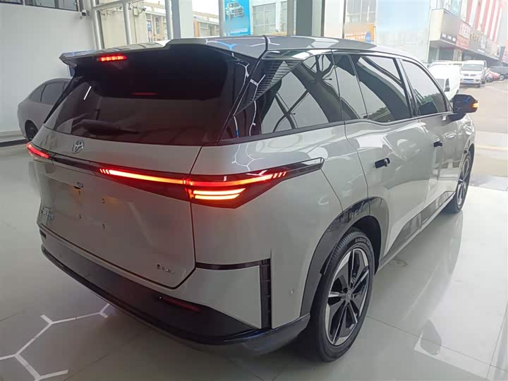 Фото 7 - Toyota bZ3X