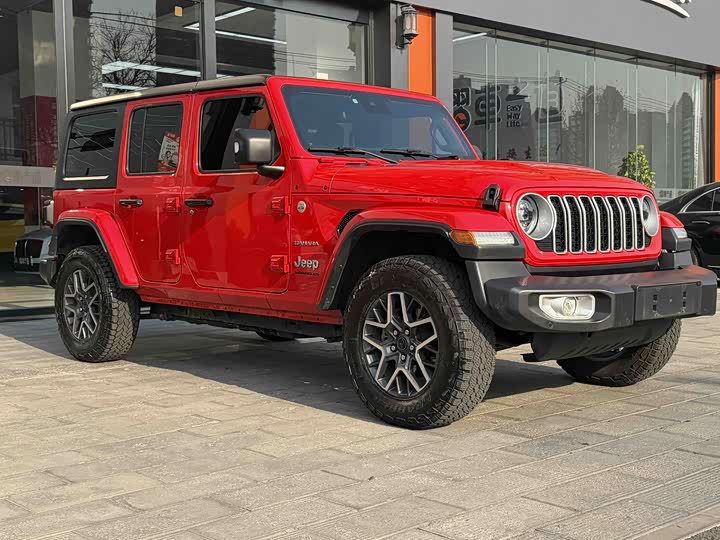 Фото 3 - Jeep Wrangler