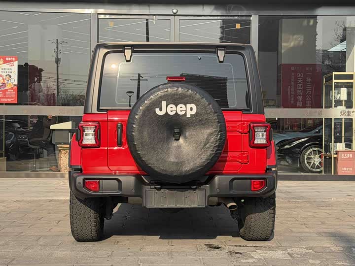 Фото 5 - Jeep Wrangler