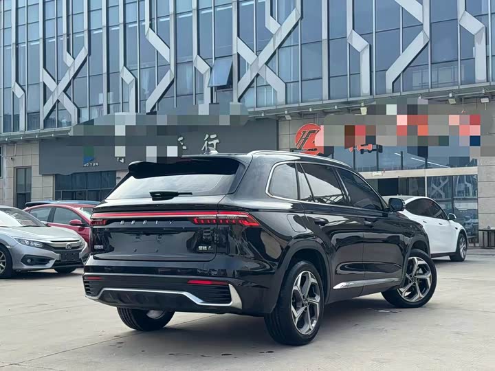 Фото 4 - Geely Monjaro