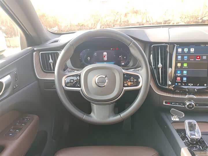 Фото 3 - Volvo XC60