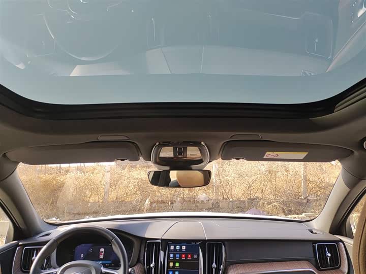 Фото 8 - Volvo XC60