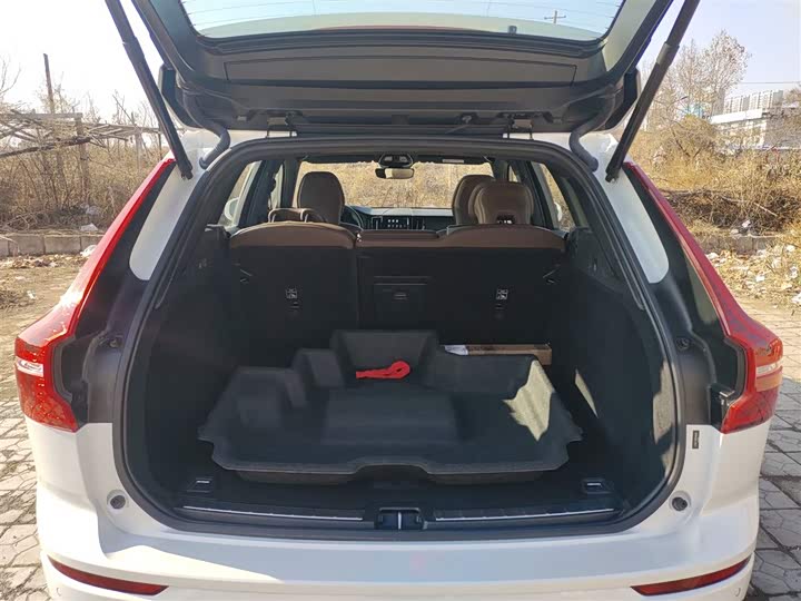 Фото 9 - Volvo XC60
