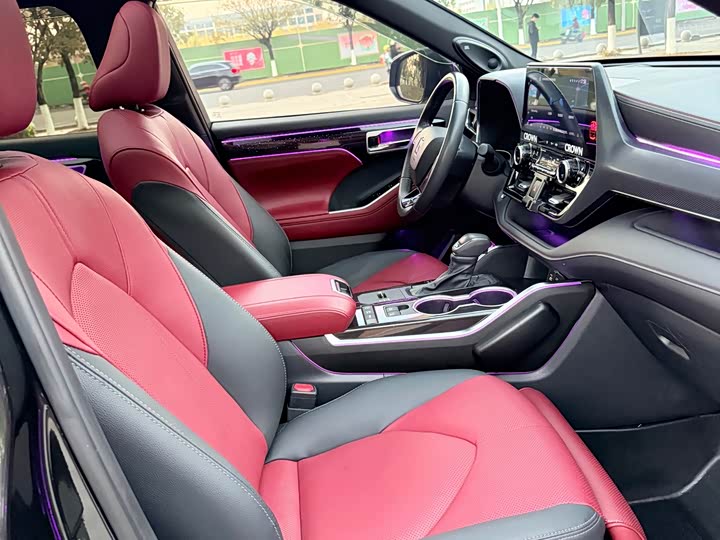 Фото 7 - Toyota Crown Kluger