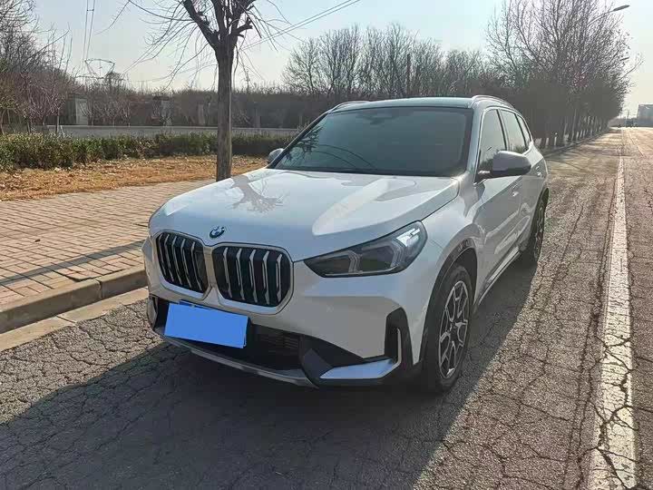 Фото 2 - BMW X1