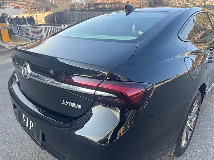 Фото 8 - Buick LaCrosse