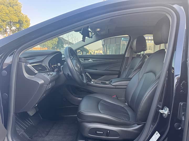 Фото 9 - Buick LaCrosse