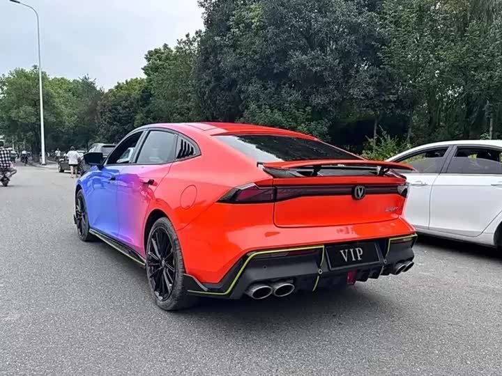 Фото 8 - Changan UNI-V