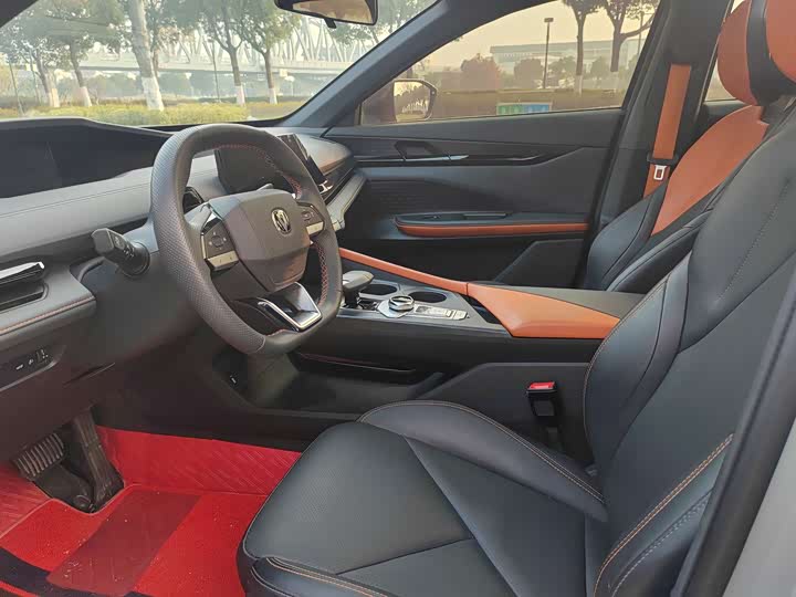 Фото 9 - Changan UNI-V