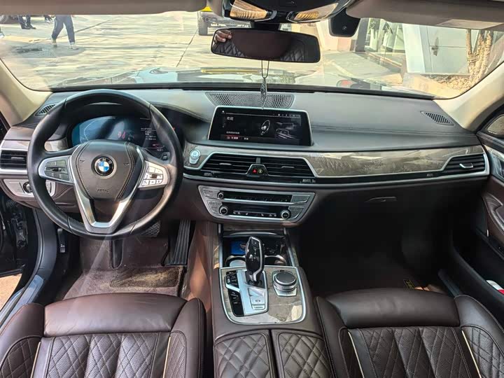 Фото 7 - BMW 7 Series
