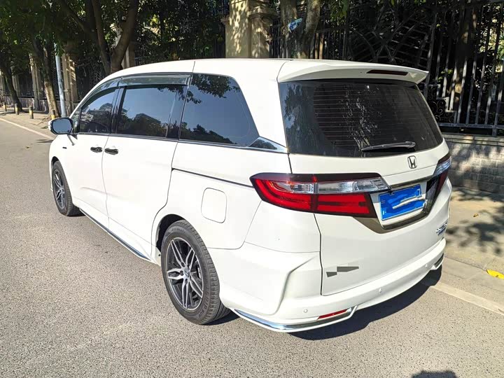 Фото 6 - Honda Odyssey