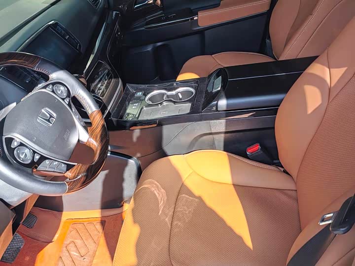 Фото 7 - Honda Odyssey