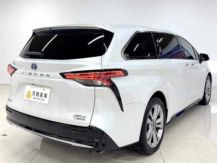 Фото 3 - Toyota Sienna