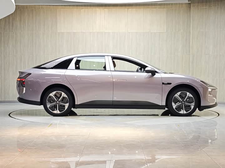 Фото 5 - XPeng Mona M03