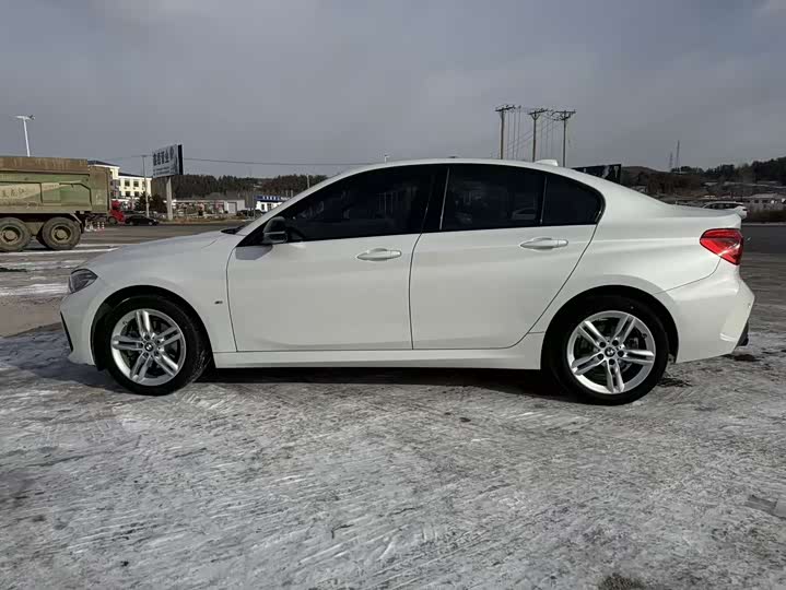 Фото 3 - BMW 1 Series