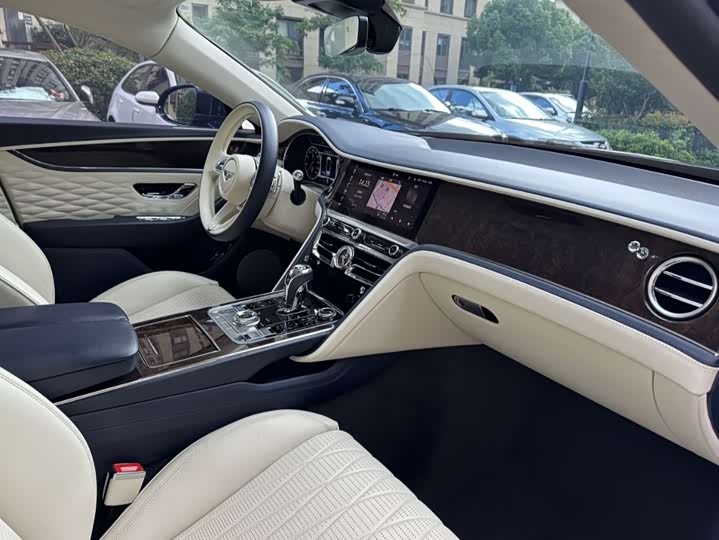 Фото 7 - Bentley Flying Spur