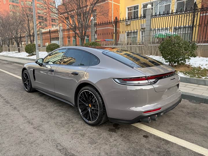 Фото 3 - Porsche Panamera