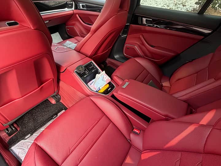 Фото 8 - Porsche Panamera