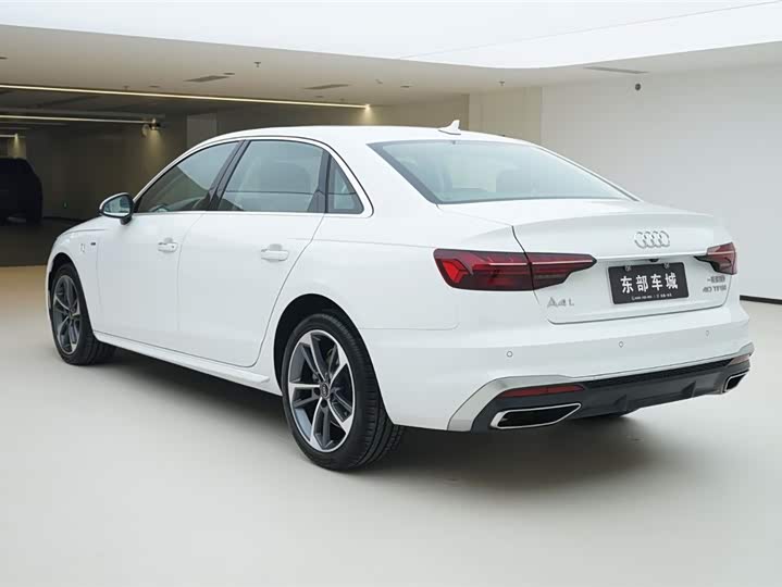 Фото 5 - Audi A4L