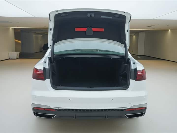 Фото 6 - Audi A4L