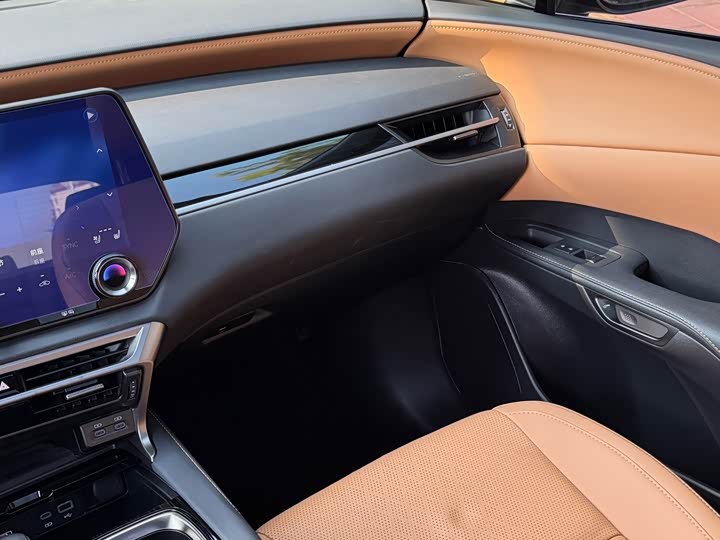 Фото 7 - Lexus RX