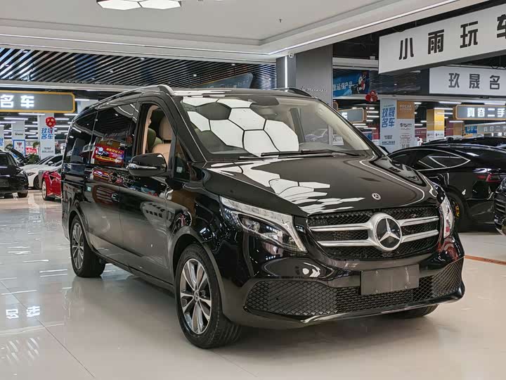 Фото 3 - Mercedes-Benz V-Class