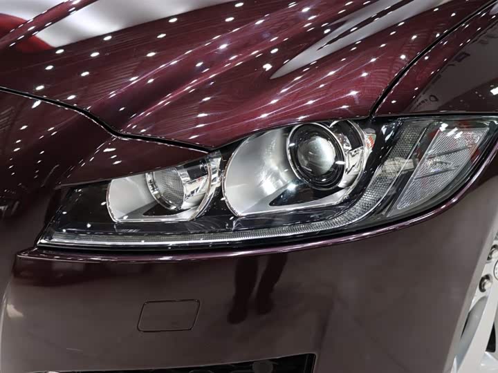 Фото 7 - Jaguar XF L