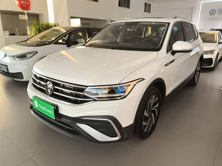 Фото 2 - Volkswagen Tiguan L Pro