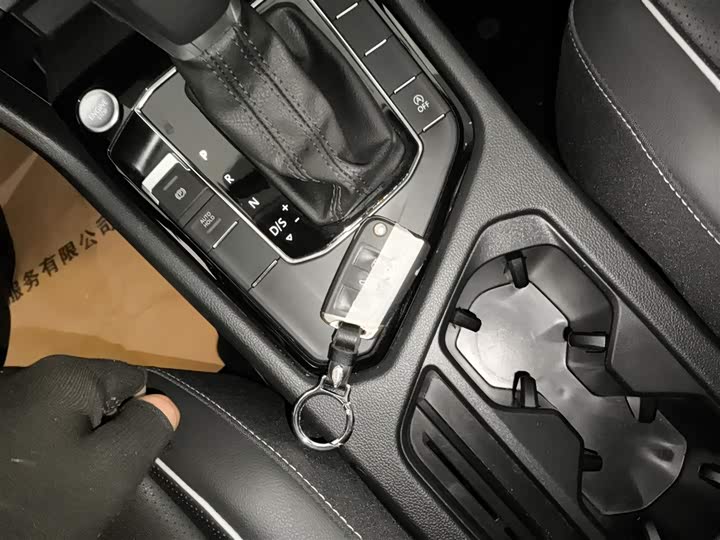 Фото 9 - Volkswagen Tiguan L Pro