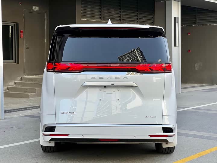 Фото 6 - Denza D9